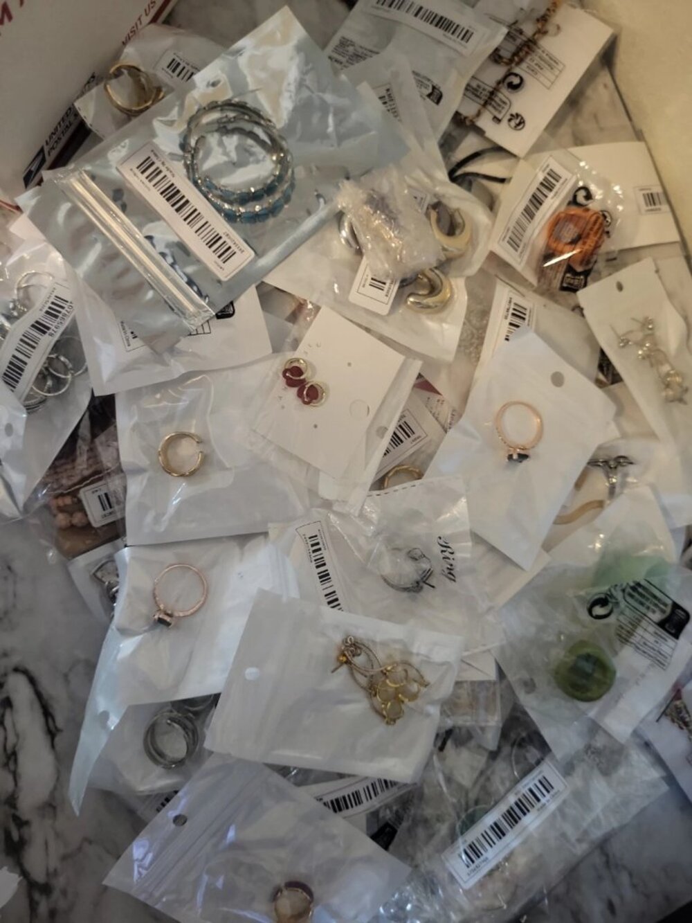 3LB Mystery Box NEW Fashion Jewelry Wholesale Reseller Lot 100 pcs Aprox. - Picture 8 of 12